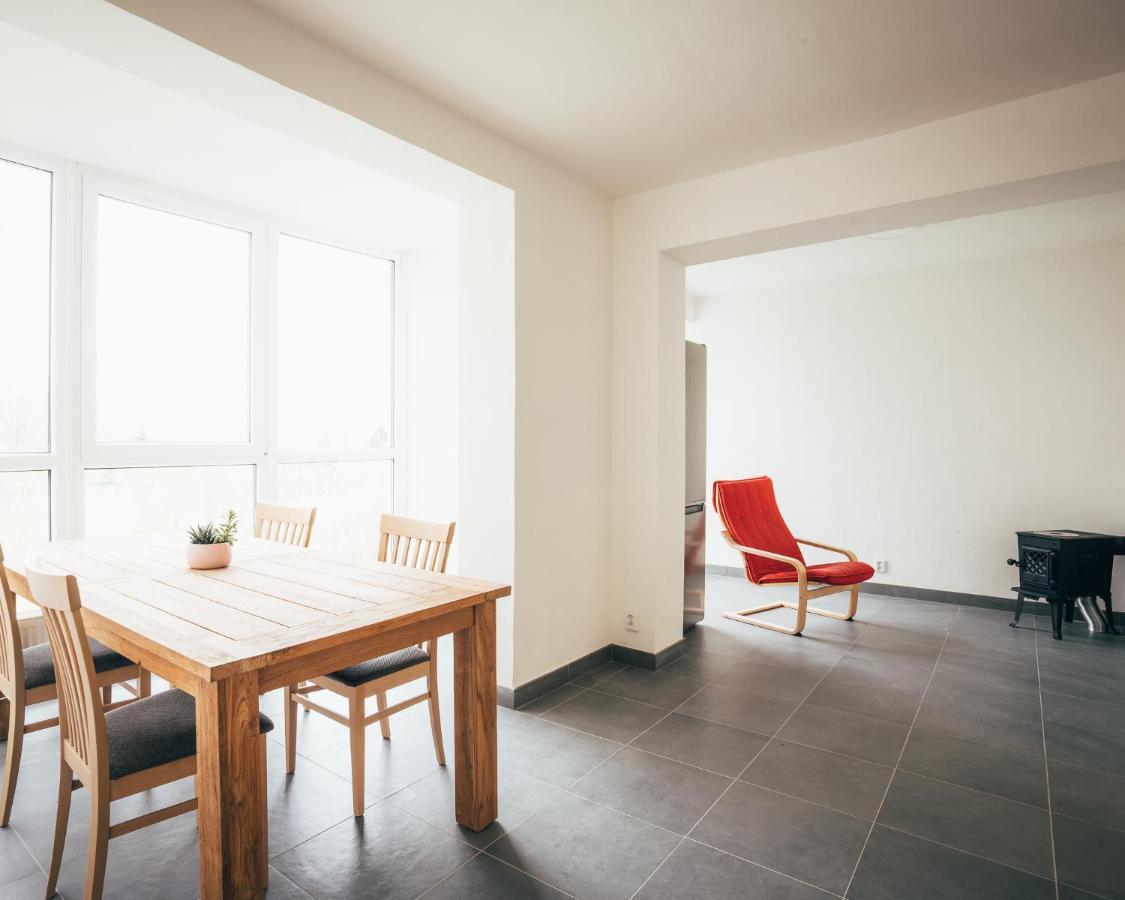Apartmany Pekna 10 โนวาเปซ ภายนอก รูปภาพ